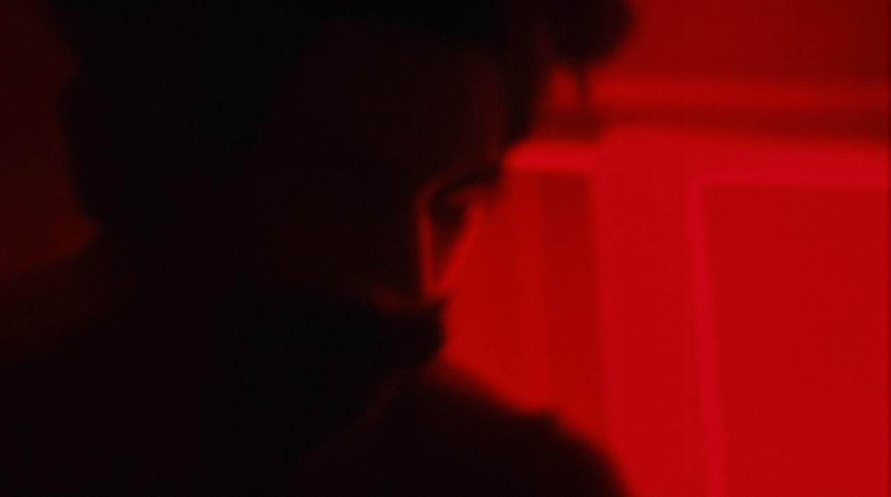 某顶流明星被曝私下行为不检点，多名知情人士爆料细节震惊网友